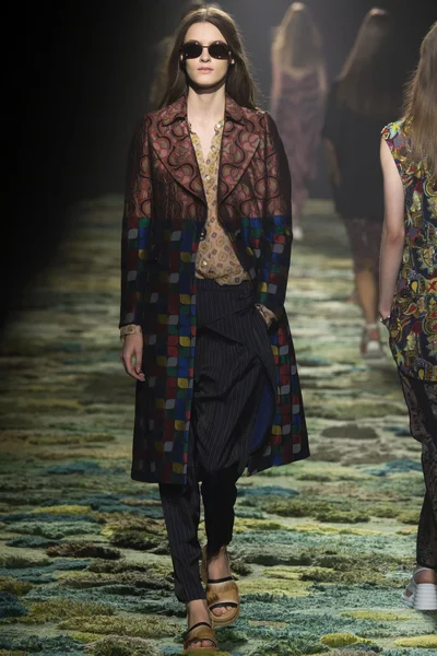 Look 22